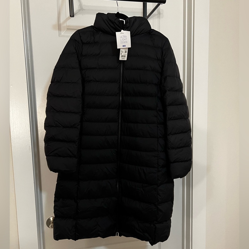 UNIQLO WOMEN LONG COAT ULTRA LIGHT DOWN
NWT SIZE MEDIUM